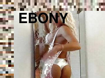 OMG! This ebony shemale is so fucking hot!
