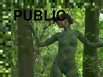 INVISIBLE NAKEDNESS IN THE CITY. BODY ART WITH PUBLIC NUDE BY JENY SMITH