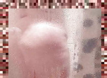 CHUBBY GIRL IN STEAMY SHOWER SCENE 