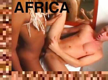 African shelady Queen pounding A White fellow