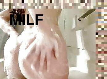 culo, bañando, tetas-grandes, madurita-caliente, culo-sexy, europeo, euro, ducha, madura