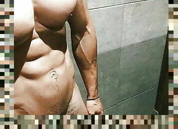 Straight Fitness Hunk Jerking big cock 