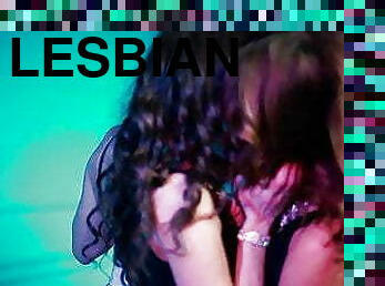 lesbian-lesbian, pijat, bdsm-seks-kasar-dan-agresif, bertiga, berciuman, bidadari, biseksual, berambut-cokelat, tato