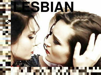 לסבית-lesbian, עיסוי, שלישיה, נשיקות, מלאך, דו-מיני, שחרחורת, קעקוע