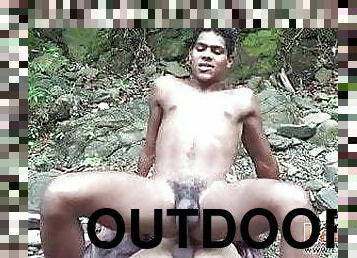 Outdoor anal close-ups with frolicsome Latinos
