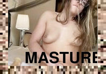 masturbation, fitta-pussy, kvinnligt-sprut, leksak, mamma, trosor, sprut, fantasi, fetisch, ensam