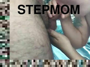 maman-et-garçon, amateur, fellation, ejaculation-sur-le-corps, milf, maman, branlette, horny, bite