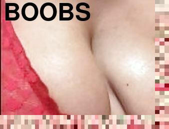 Big boobs bouncing