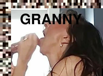 grosse, grand-mère, amateur, mature, fellation, ejaculation-sur-le-corps, granny, énorme-bite, milf, maison