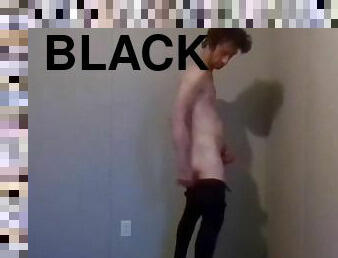 black, horny, elle-se-déshabille