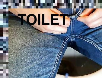 RE-WETTING MY JEANS TWICE ON TOILET