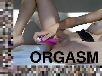 Franaise jouit avec son sextoy, multi orgasme et squirt