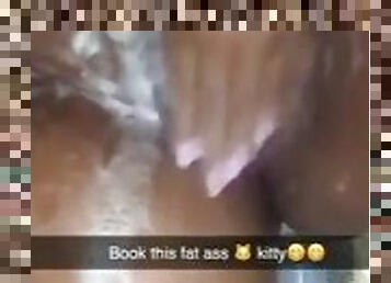Washing my fat pussy in the shower ????