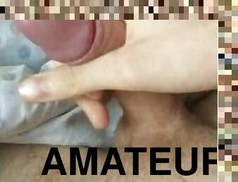 amateur, ejaculation-sur-le-corps, ados, gay, branlette, horny, européenne, euro, solo, minet