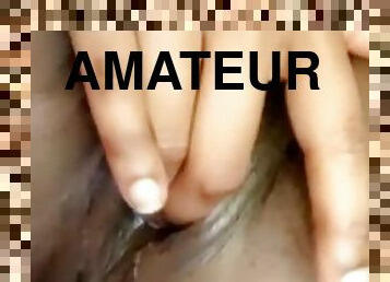 gros-nichons, clito, masturbation, chatte-pussy, giclée, amateur, ébène, ados, ejaculation-interne, doigtage