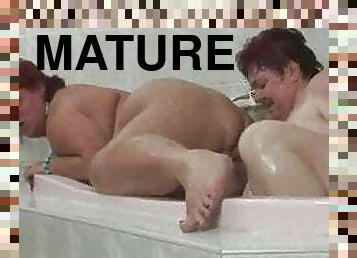 şişe, mastürbasyon-masturbation, fışkıran-su, olgun, vajinadan-sızan-sperm, bdsm, dolgun-güzel-kadın, cfnm-giyinmiş-kadın-çıplak-erkek, genç-erkek-avcısı-yaşlı-kadın, ekizler