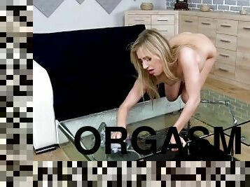 onani, orgasme, tissende, fisse-pussy, sprøjte, legetøj, pornostjerne, fingering, blond, dildo