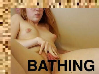 Pissing then masturbating in the bath