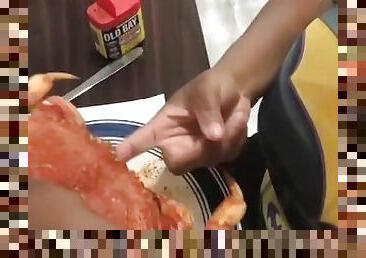 Eating crab