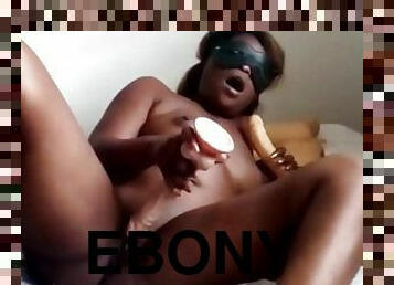 Ebony woman pussy fucked and blowjob