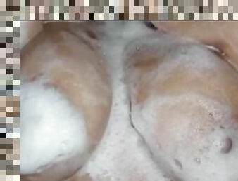 bañando, tetas-grandes, pezones, squirting, amateur, latino, masaje, regordeta, webcam, tetas