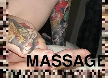 masturbation, amatör, avsugning, gigantisk-kuk, milf, massage, fötter, mjölk, tatuering, kuk