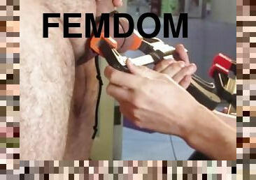 onani, amatør, bdsm, cfnm, fetish, hanrej, ydmygelse, femidom, hårdhændet