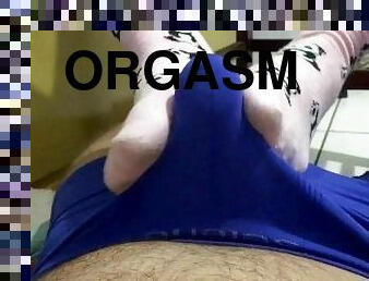 orgasm, fötter, trosor, sprut, söt, fetisch, footrunk, påklätt-sex, underkläder-underwear