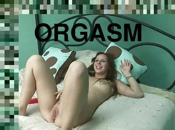 Blonde Teen Reaches Orgasm Using New Sex Toy