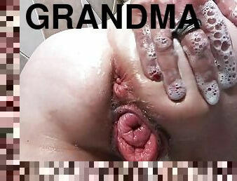 bad, extrem, mormor, masturbation, bröstvårtor, gammal, pissande, fitta-pussy, amatör, mogen