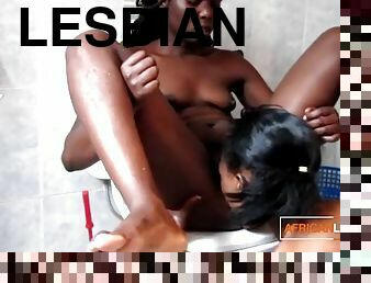 Kenyan lesbian babes dont need to dry off after pissing
