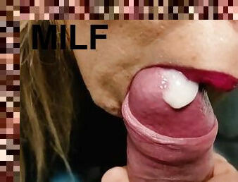 Milf makes a quick blowjob and swallow a huge load of hot cum