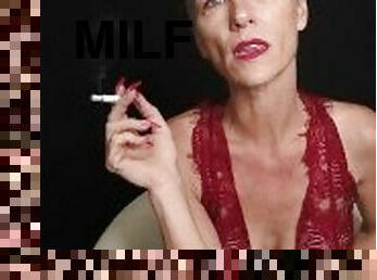 Yes Kiki Deez Is A Real Smoker