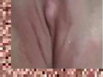 klitoris, masturbácia, orgazmus, pička, amatérske, milfka, domáce, prstovanie, pov, blondýna