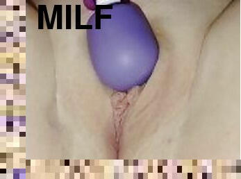 Squirting milf