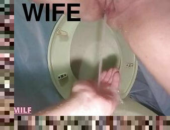 My wife peeing her nectar into my palm