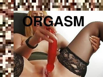 payudara-besar, mastubasi, orgasme, muncrat, amatir, berambut-pirang, normal, alat-mainan-seks