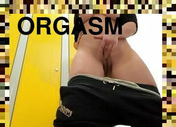 Risky orgasm in the boys locker room