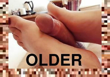 papa, vieux, amateur, ejaculation-sur-le-corps, ados, maison, couple, pieds, point-de-vue, ejaculation