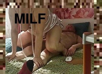 Hot POV closeup MILF stepmom reverse cowgirl...