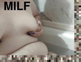 bañando, amateur, madurita-caliente, mamá, regordeta, regordeta-chubby, madre, pequeñita, fetichista, a-solas