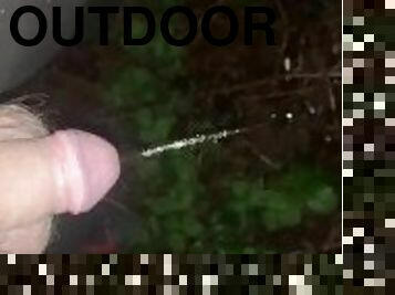 Peeing outdoors through zipper