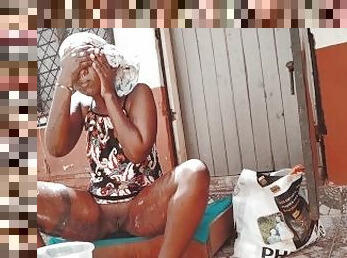 African girl washing clothes/Akiilisa free porn//