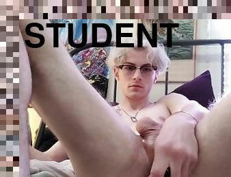 Young College Student Uses Plug and Cums