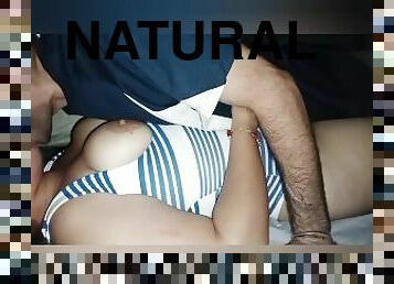 Mi marido es adicto a chupar mis tetas naturales por eso yo siempre lo amamanto parte 1