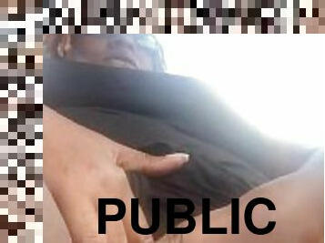 Public pussy play ????