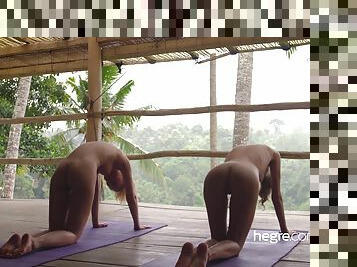 Clover And Nude Yoga In Bali