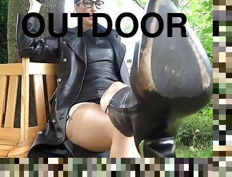 Uses You Outdoors With Lady Victoria