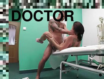 Lola Bulgari gets fucked by tattooed doctor