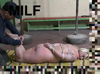 cur, tate-mari, milf, bdsm, blonda, bondage, alb, dominare, tocuri-inalte